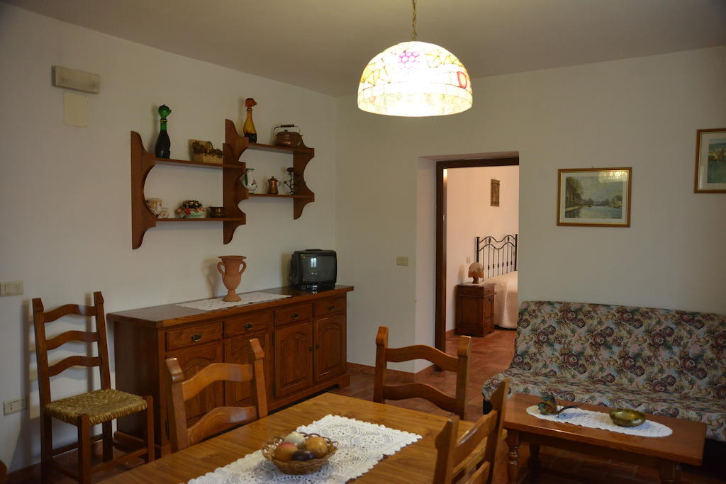 Agriturismo Antica Riserva กัสติลโยเน เดล ลาโก ห้อง รูปภาพ