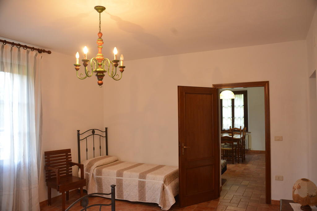 Agriturismo Antica Riserva กัสติลโยเน เดล ลาโก ห้อง รูปภาพ