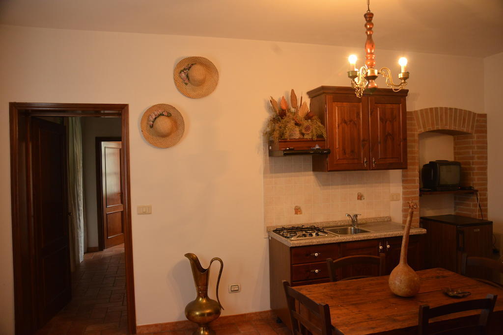 Agriturismo Antica Riserva กัสติลโยเน เดล ลาโก ห้อง รูปภาพ